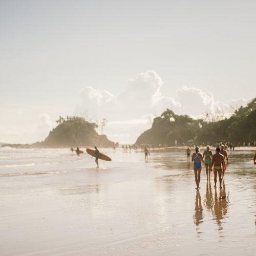 surfing in byron bay